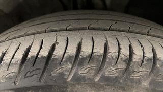 Used 2022 Hyundai Venue SX Plus 1.0 Turbo DCT Petrol Automatic tyres RIGHT FRONT TYRE TREAD VIEW