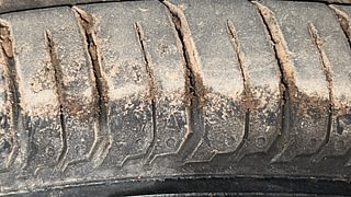 Used 2023 Hyundai New i20 Sportz 1.2 MT Petrol Manual tyres RIGHT FRONT TYRE TREAD VIEW
