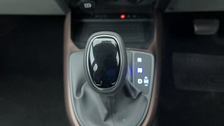 Used 2022 Hyundai Aura SX Plus 1.2 AMT Petrol Petrol Automatic interior GEAR  KNOB VIEW