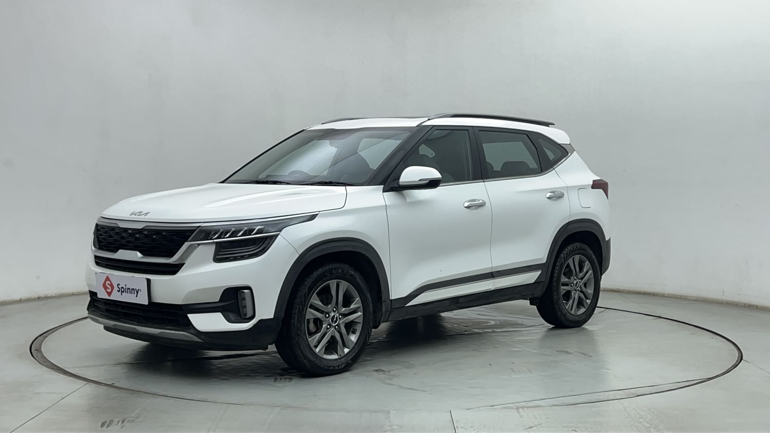 Kia Seltos | Vroom-wheel