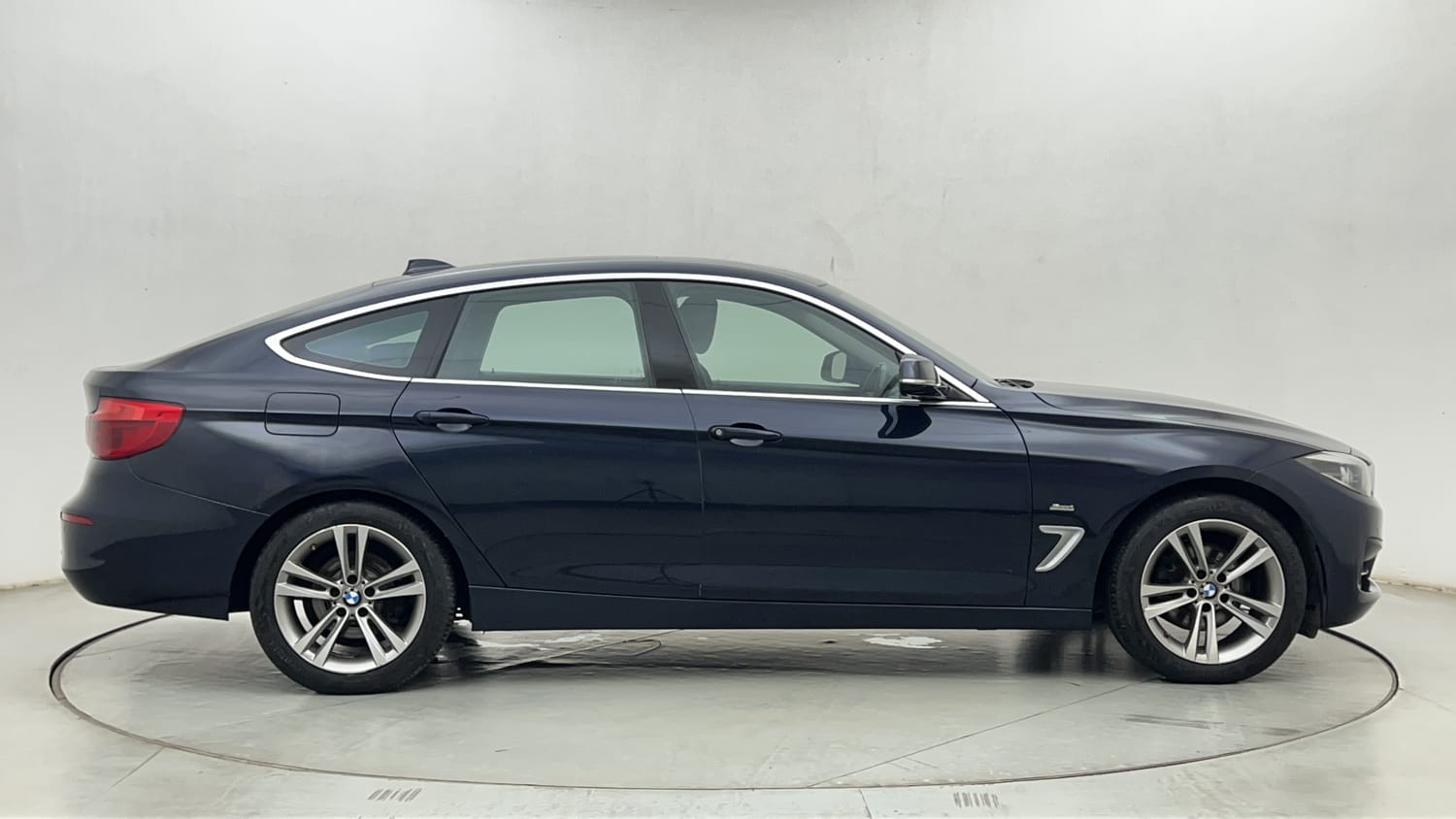 New BMW 3 Series GT exterior RIGHT SIDE VIEW