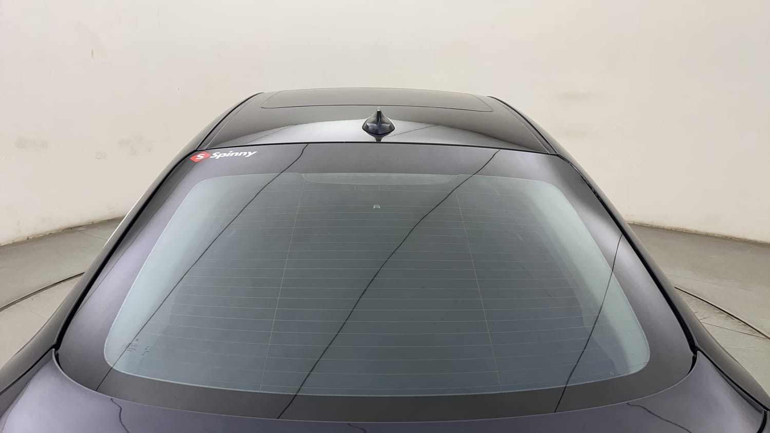 New BMW 3 Series GT exterior BACK WINDSHIELD VIEW