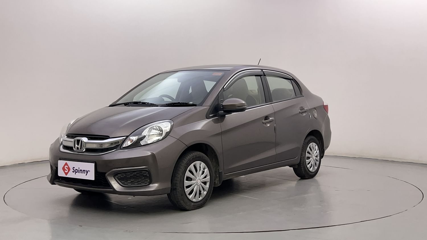 LEFT FRONT CORNER VIEW