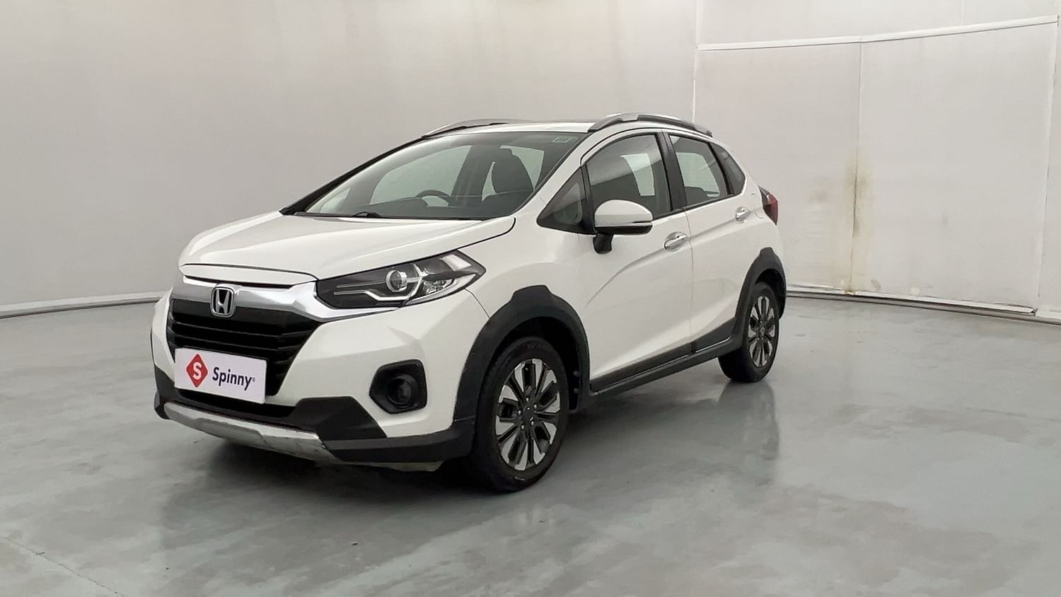 LEFT FRONT CORNER VIEW