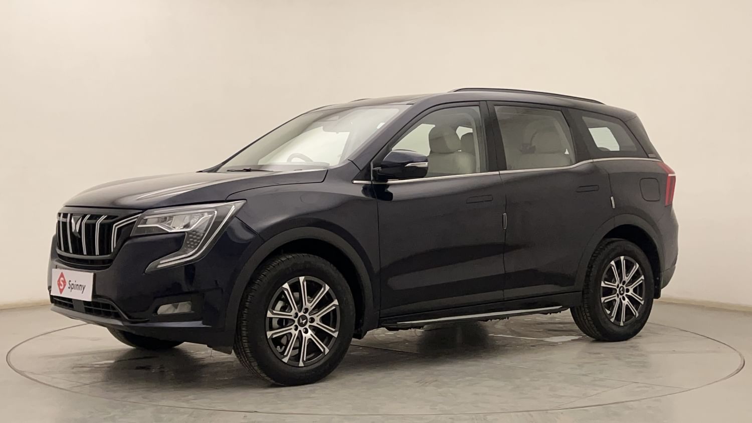 LEFT FRONT CORNER VIEW