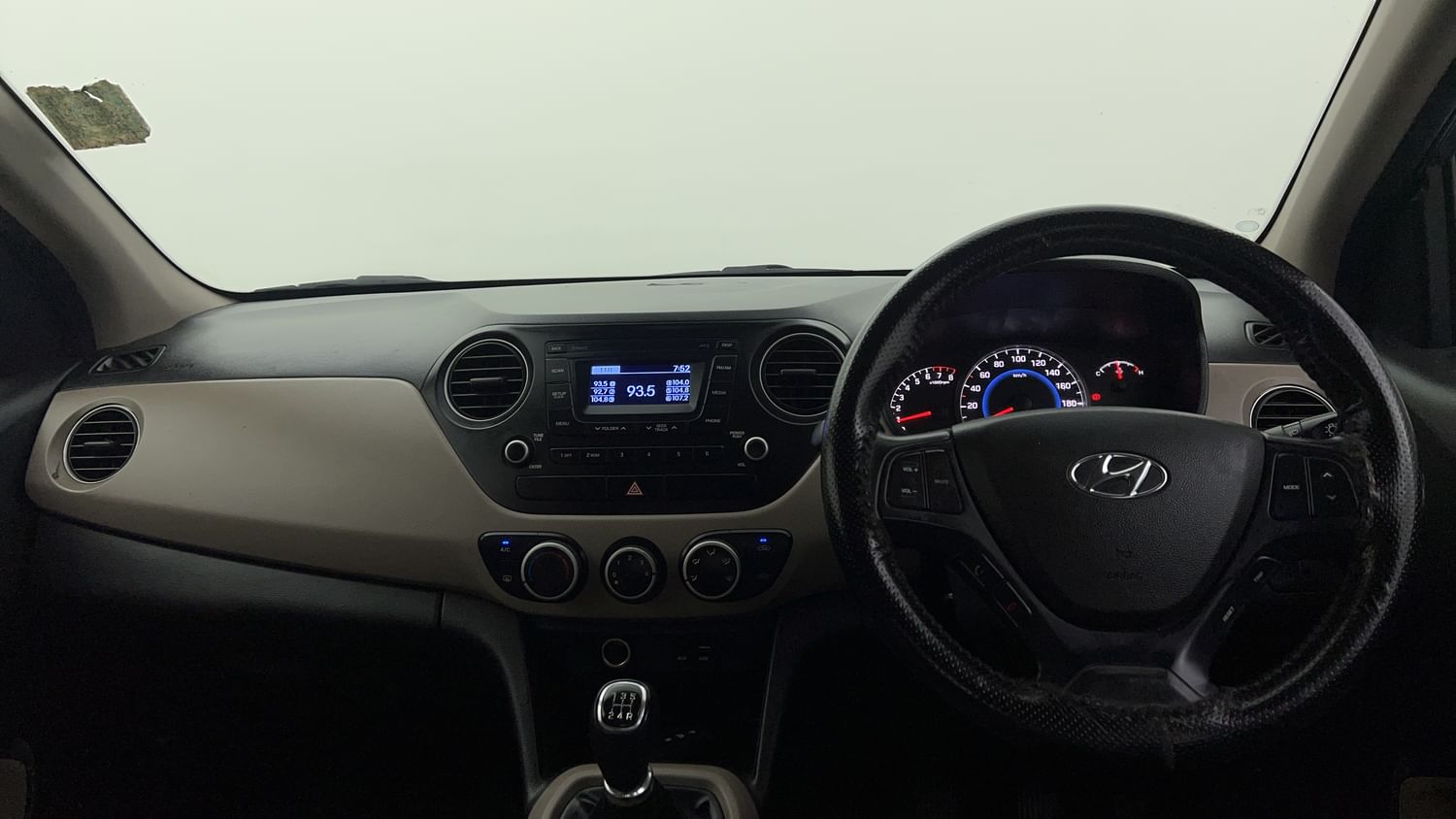 New Hyundai Grand i10 interior DASHBOARD VIEW