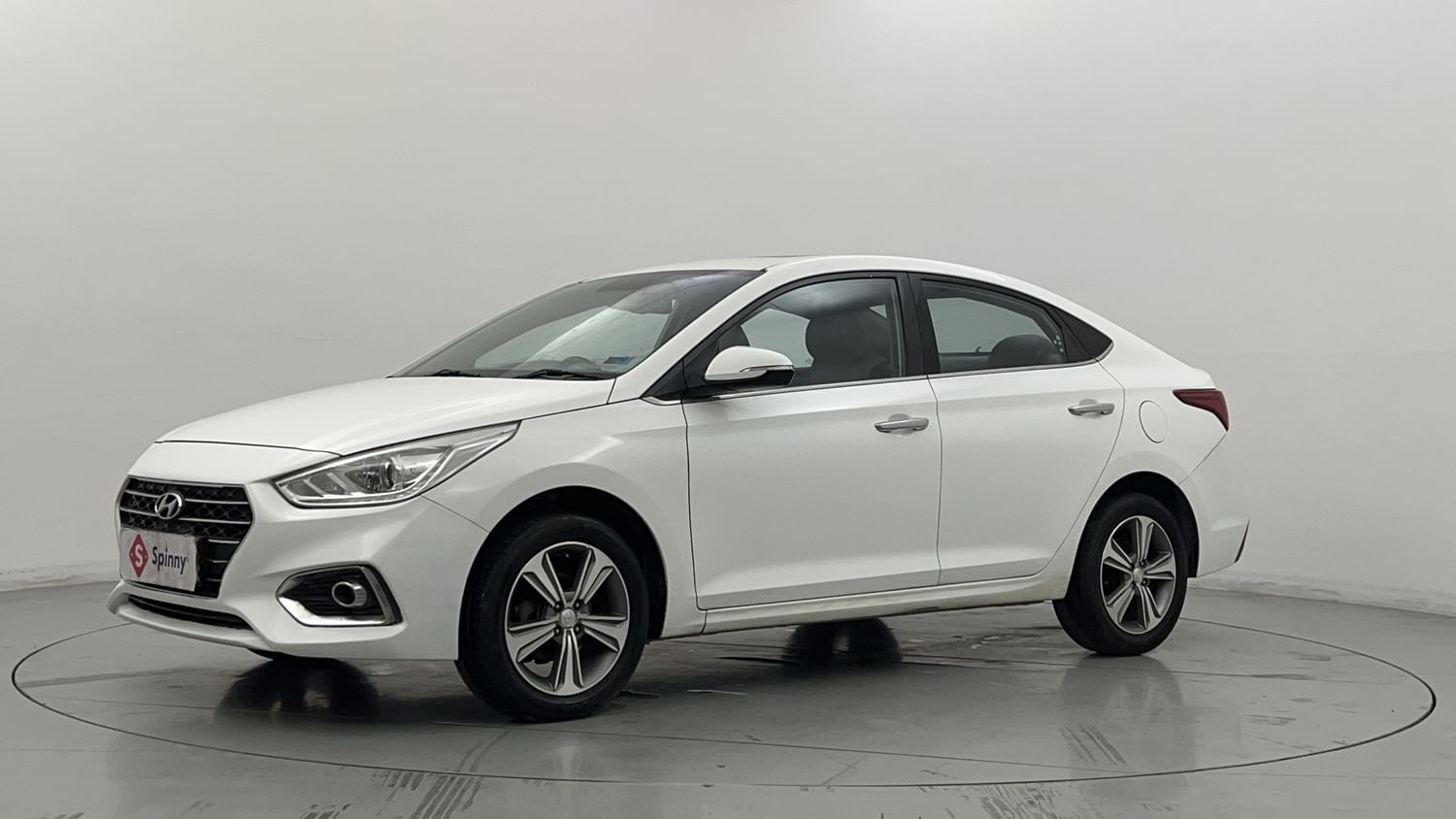 LEFT FRONT CORNER VIEW