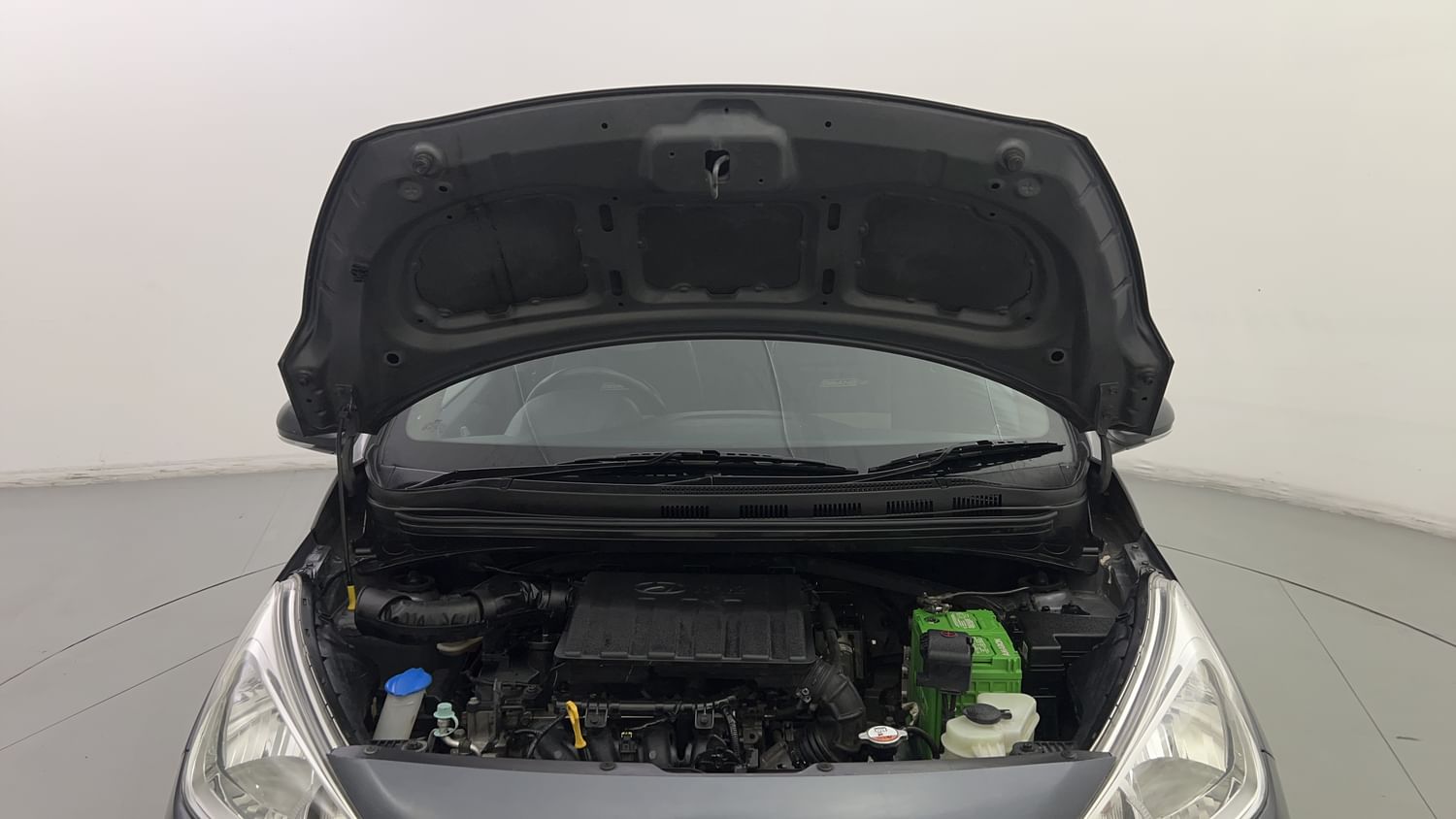 New Hyundai Grand i10 engine ENGINE & BONNET OPEN FRONT VIEW