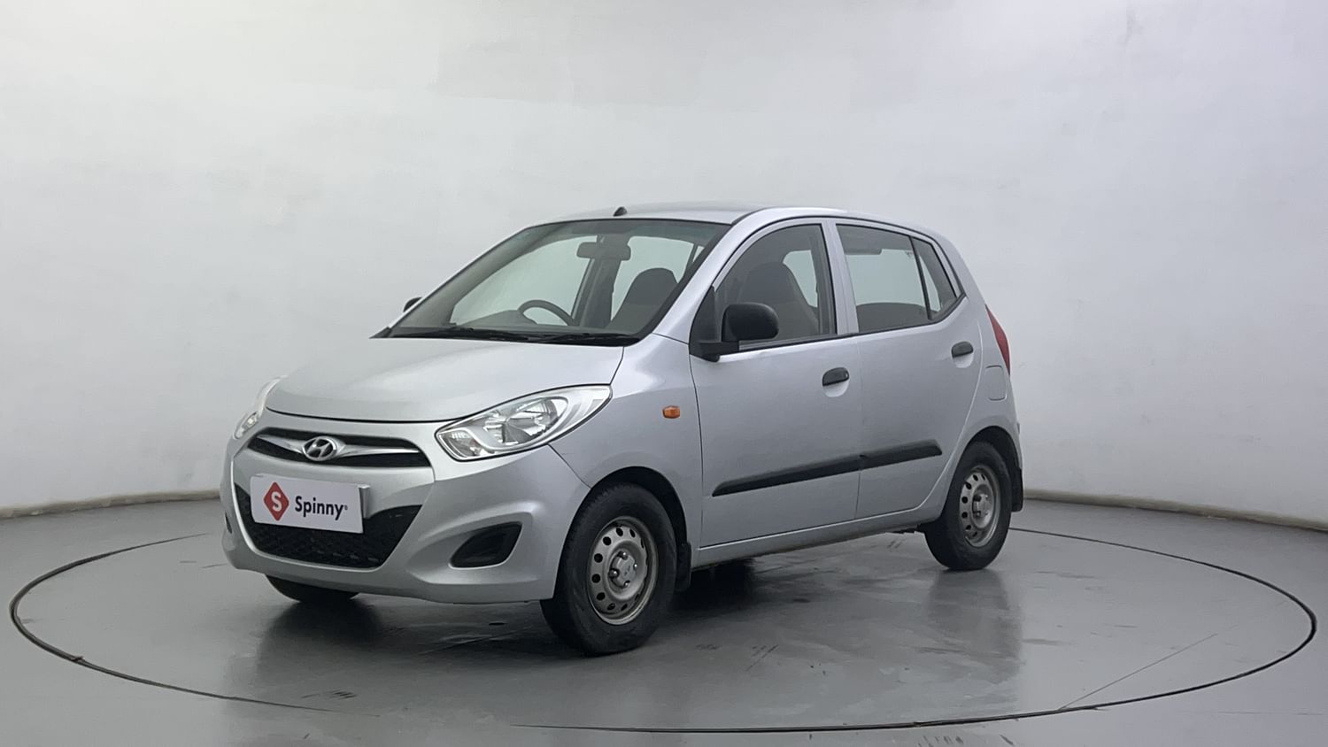 LEFT FRONT CORNER VIEW