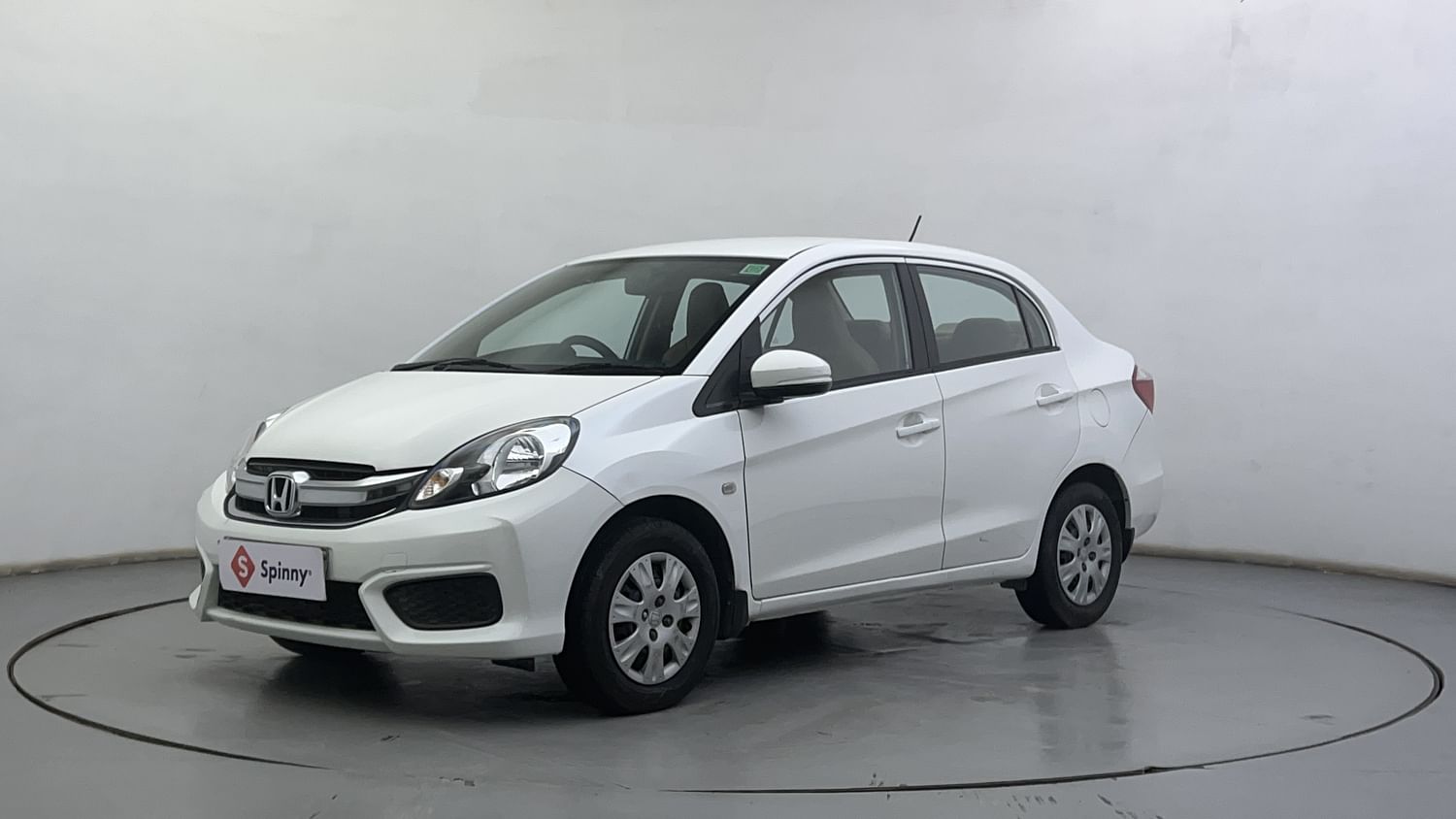 LEFT FRONT CORNER VIEW
