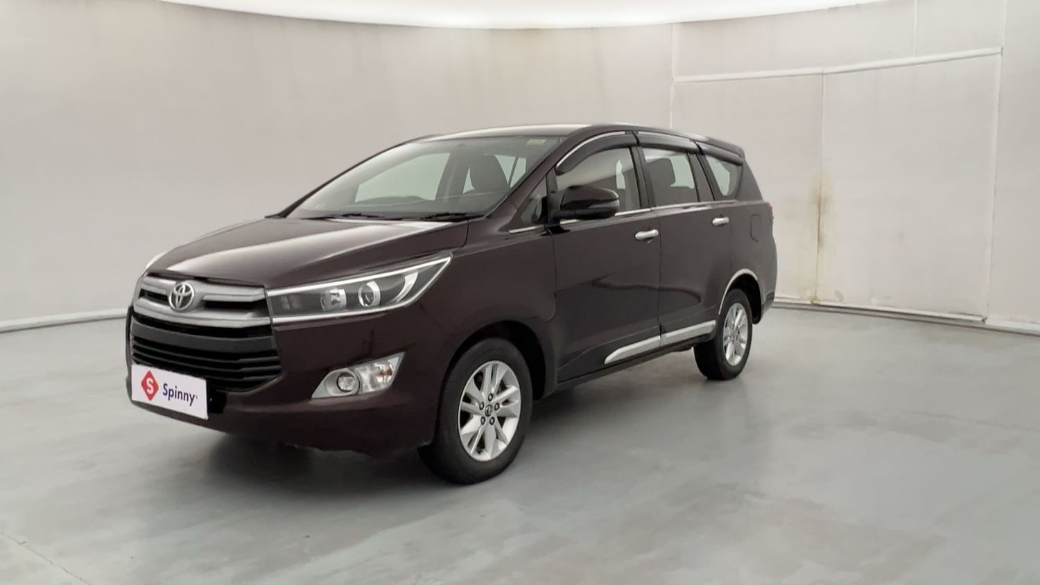 LEFT FRONT CORNER VIEW