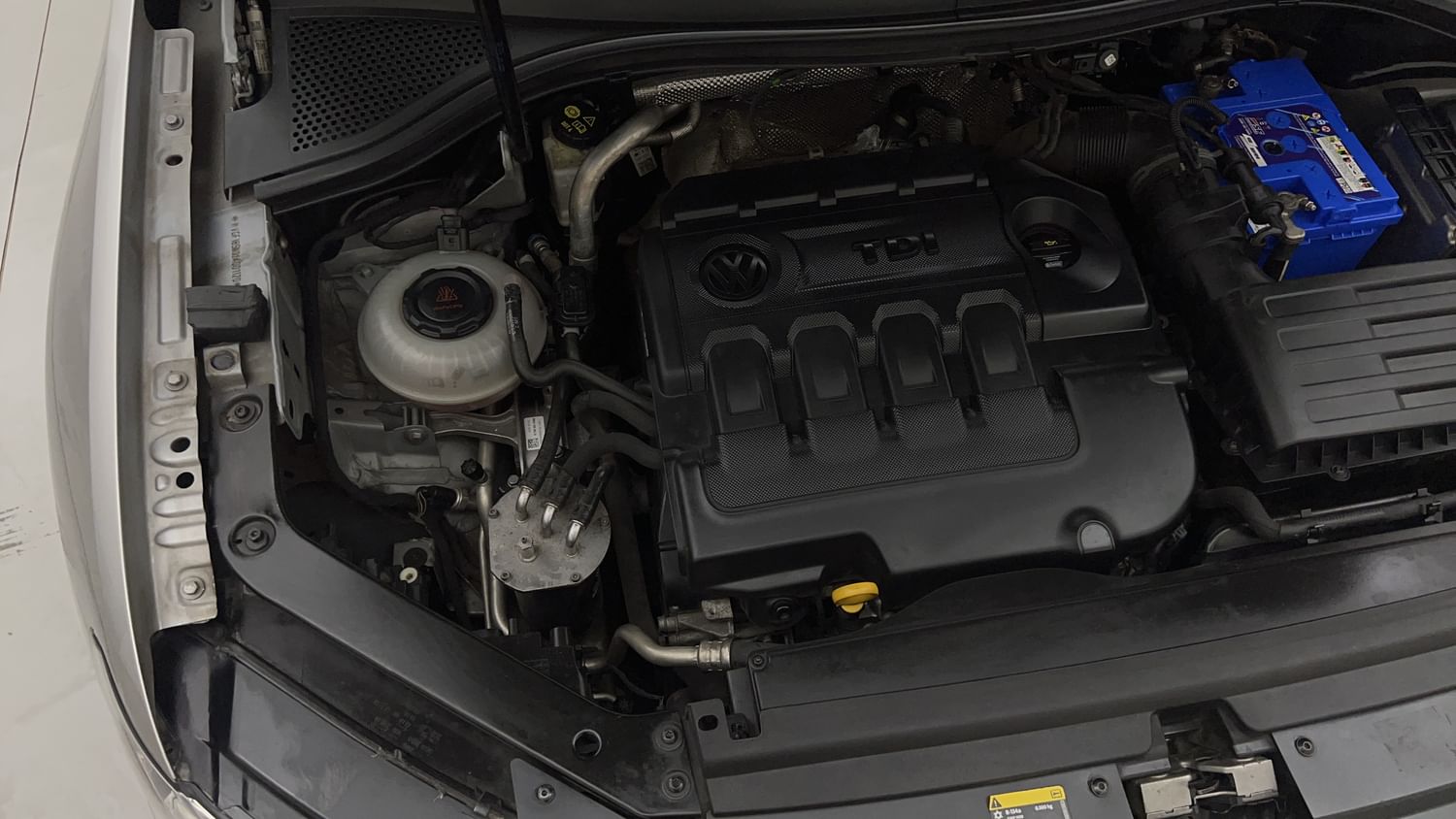 New Volkswagen Tiguan engine ENGINE RIGHT SIDE VIEW