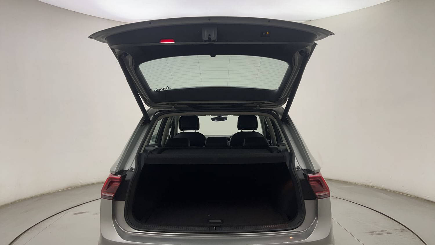 New Volkswagen Tiguan interior DICKY DOOR OPEN VIEW