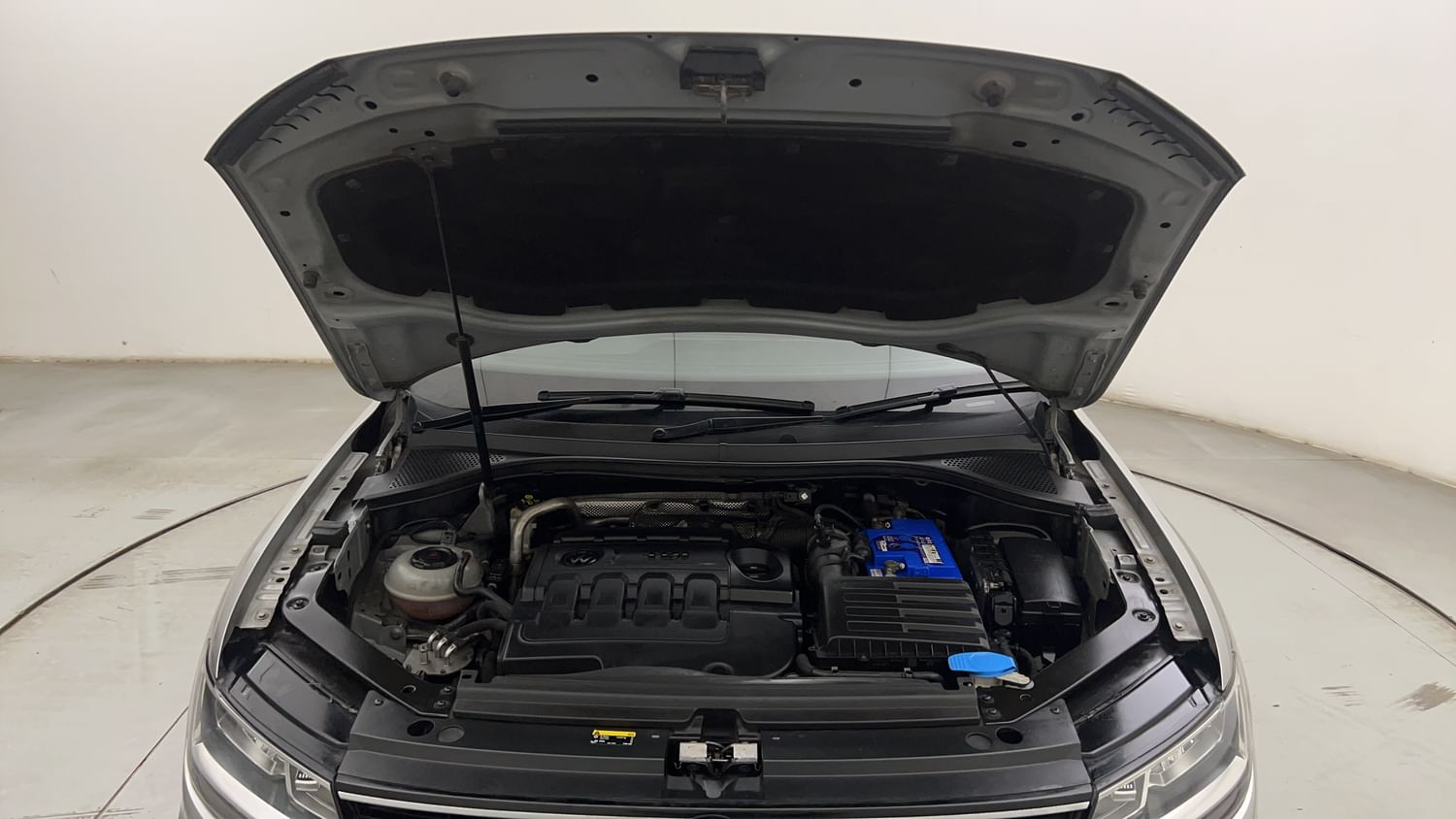 New Volkswagen Tiguan engine ENGINE & BONNET OPEN FRONT VIEW