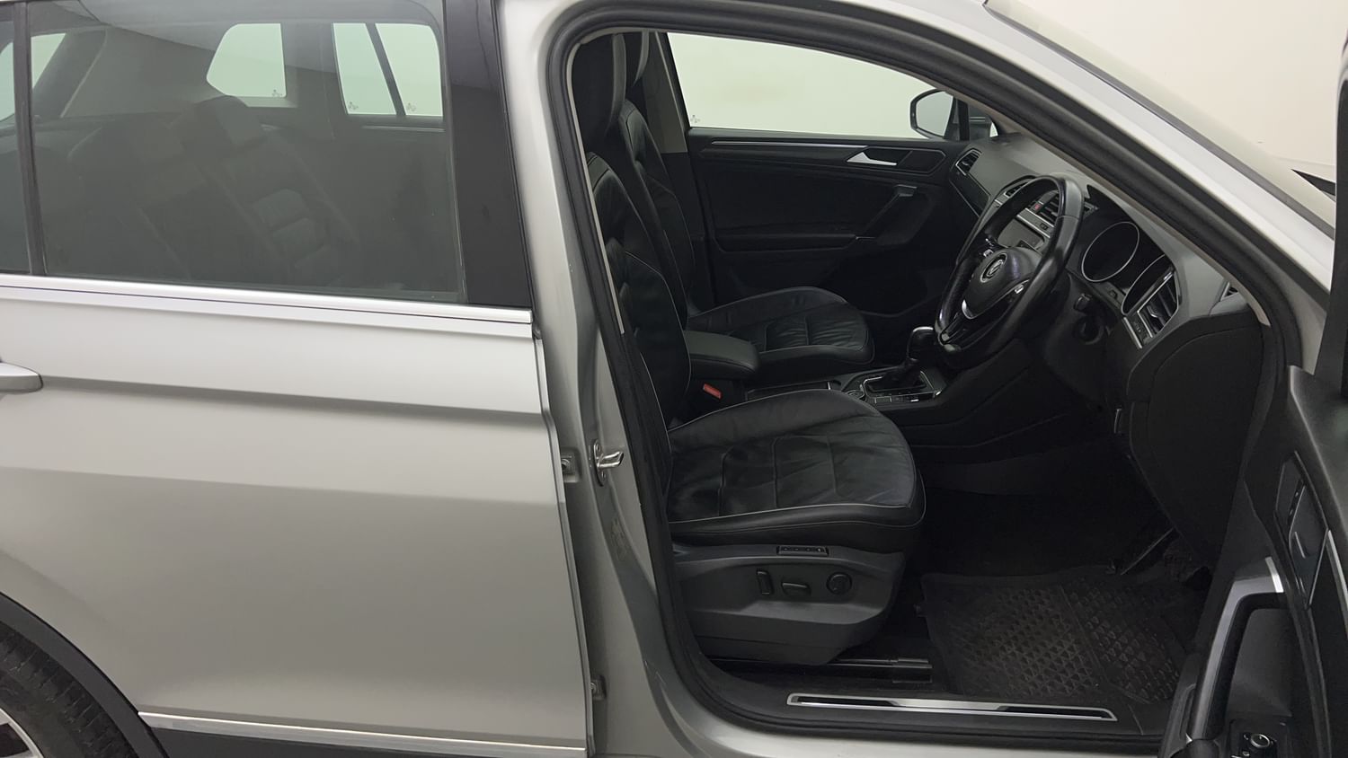 New Volkswagen Tiguan interior RIGHT SIDE FRONT DOOR CABIN VIEW