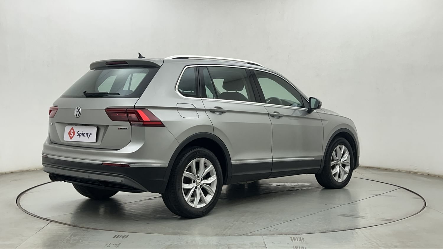 New Volkswagen Tiguan exterior RIGHT REAR CORNER VIEW