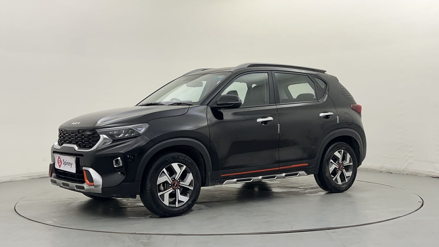 LEFT FRONT CORNER VIEW