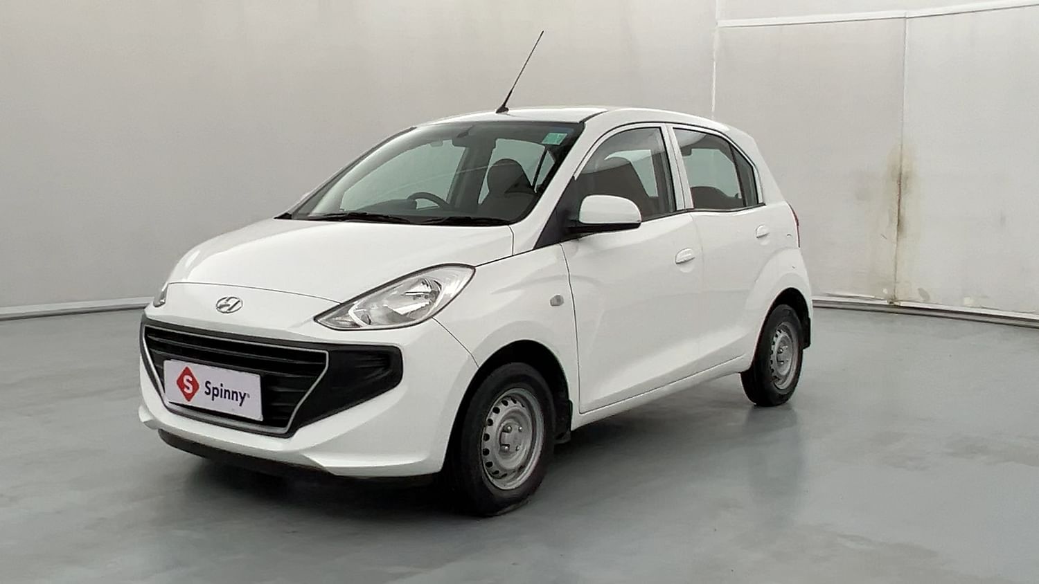 LEFT FRONT CORNER VIEW