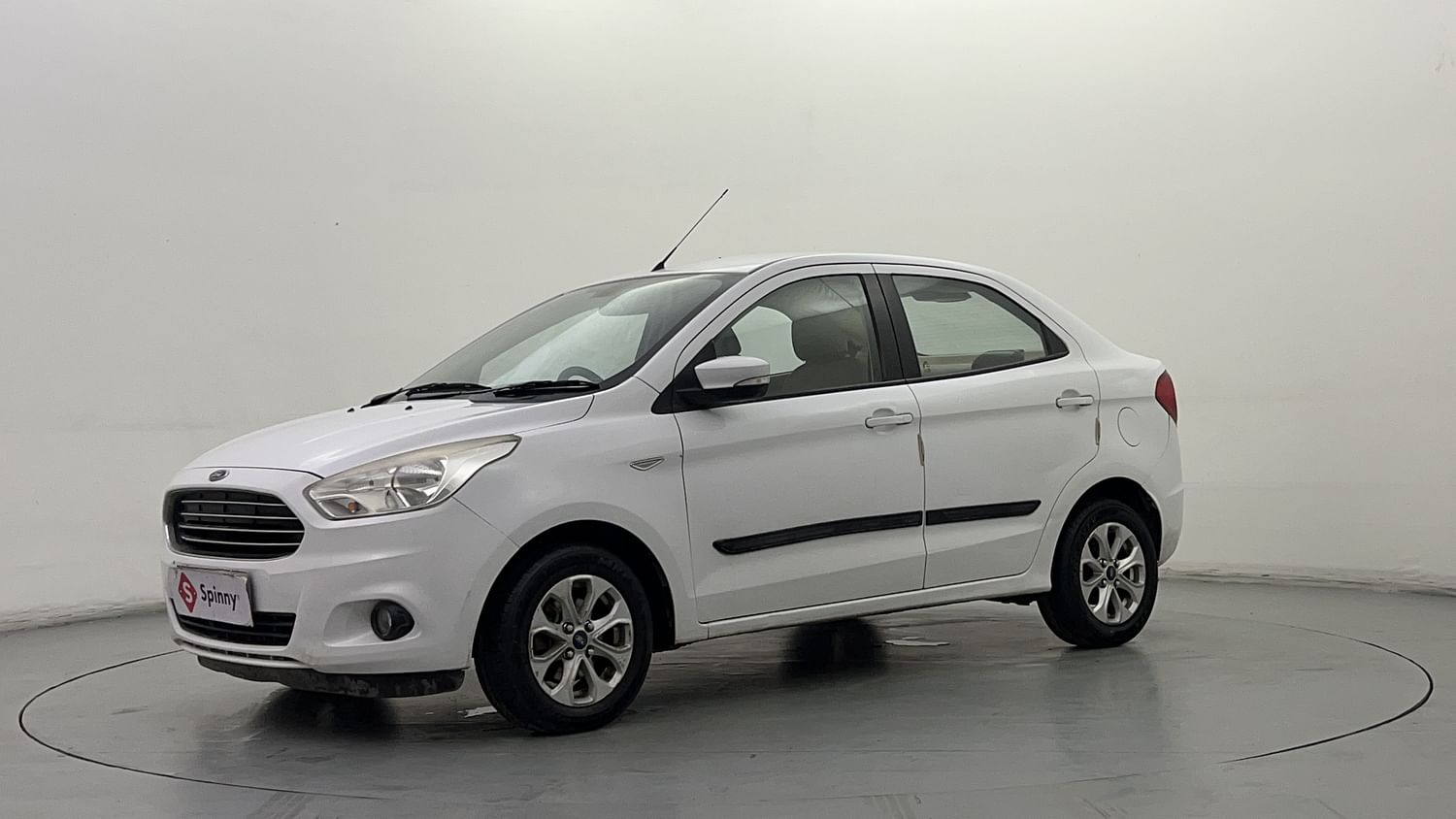 LEFT FRONT CORNER VIEW