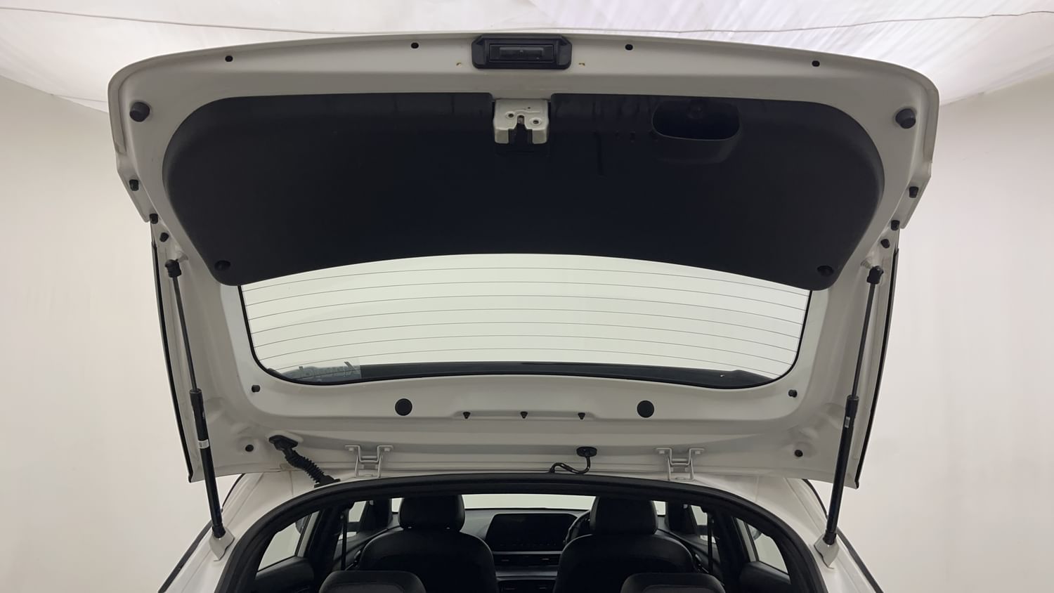 New Hyundai i20 N Line interior DICKY DOOR OPEN VIEW