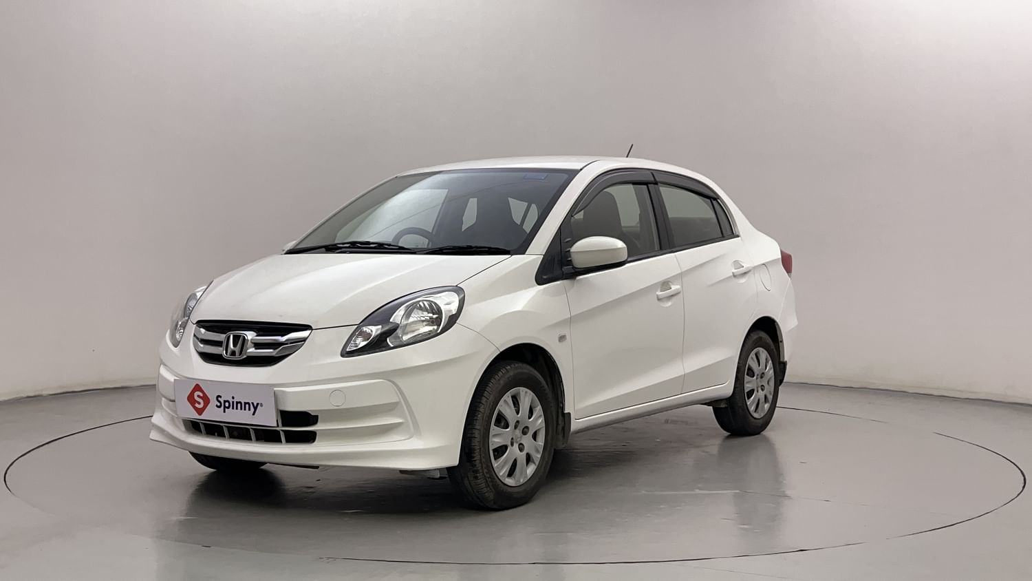 LEFT FRONT CORNER VIEW