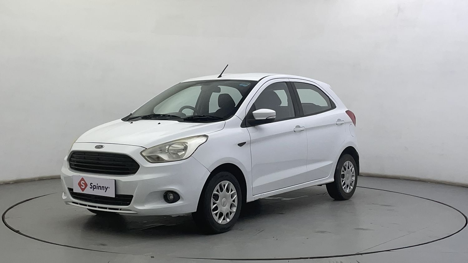 LEFT FRONT CORNER VIEW