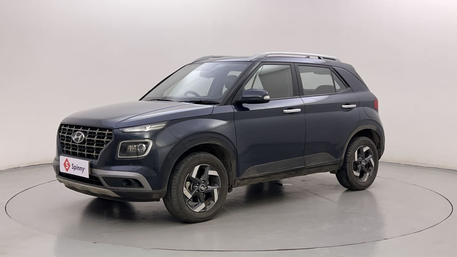 LEFT FRONT CORNER VIEW