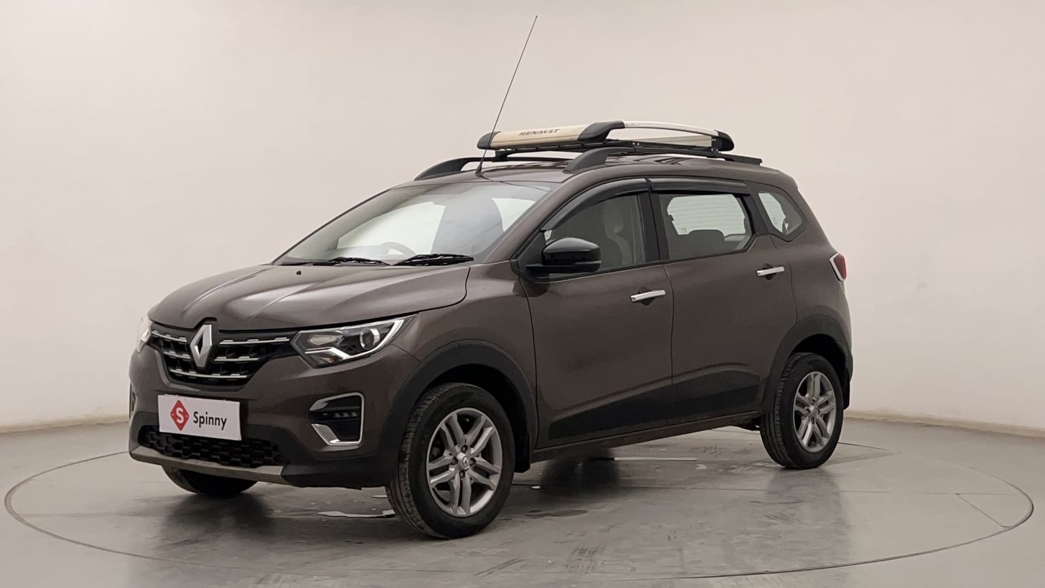 LEFT FRONT CORNER VIEW