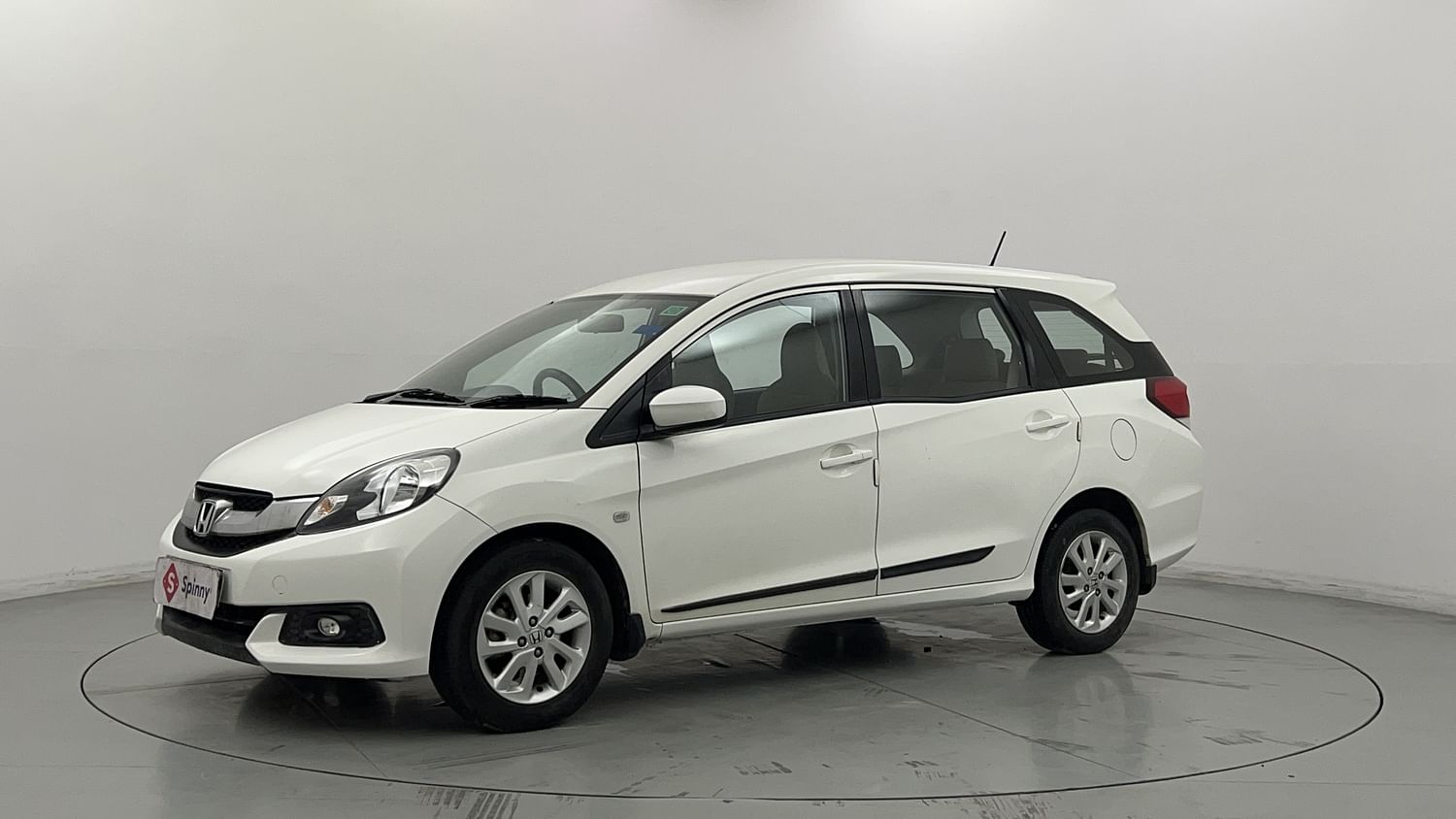 LEFT FRONT CORNER VIEW