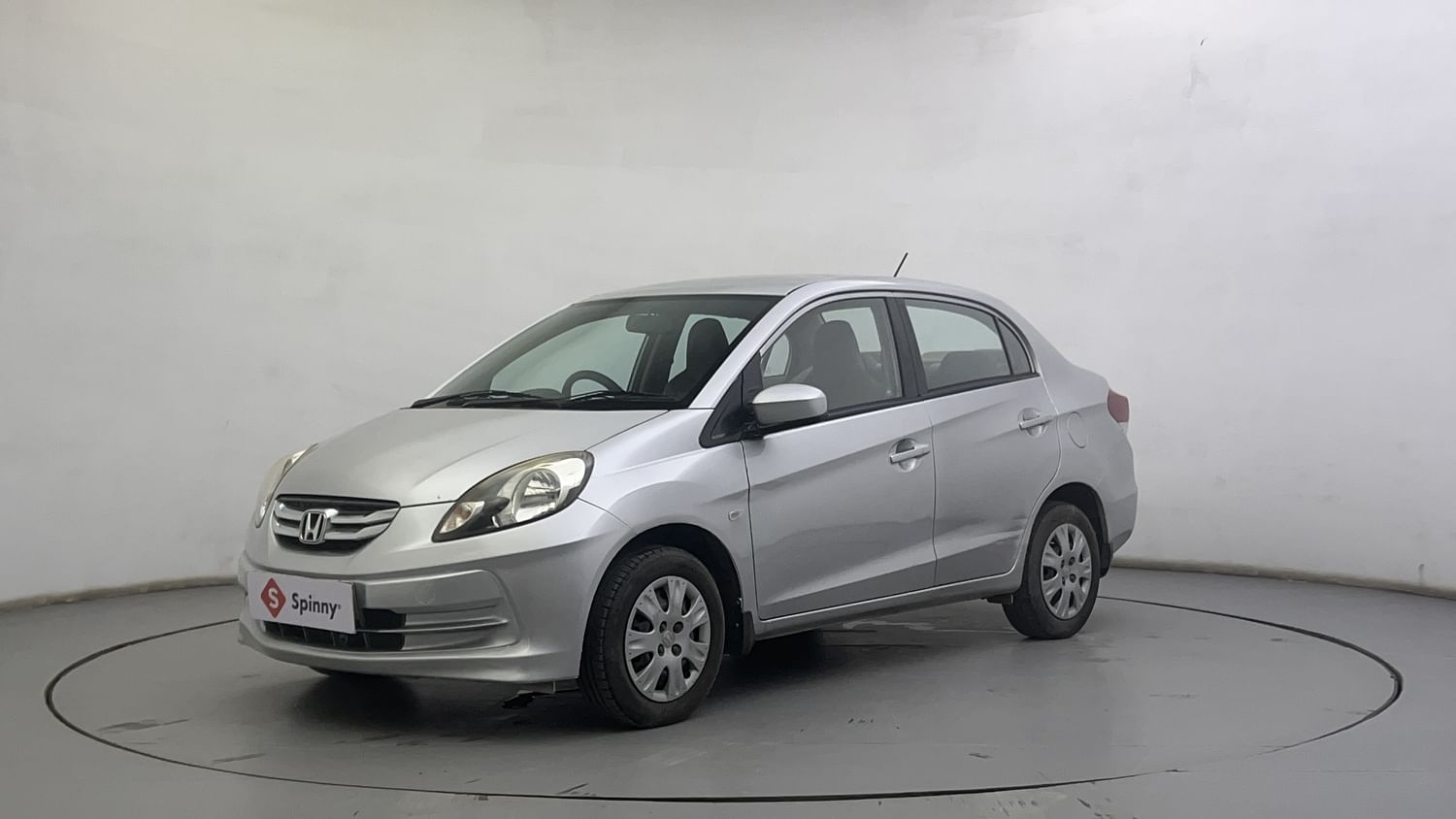 LEFT FRONT CORNER VIEW