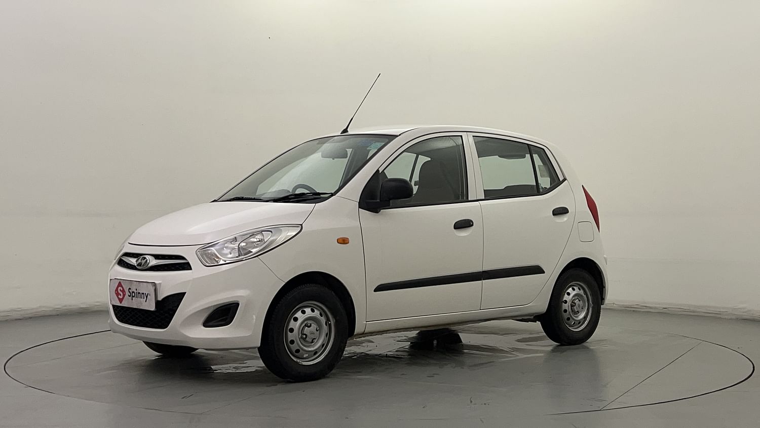 LEFT FRONT CORNER VIEW