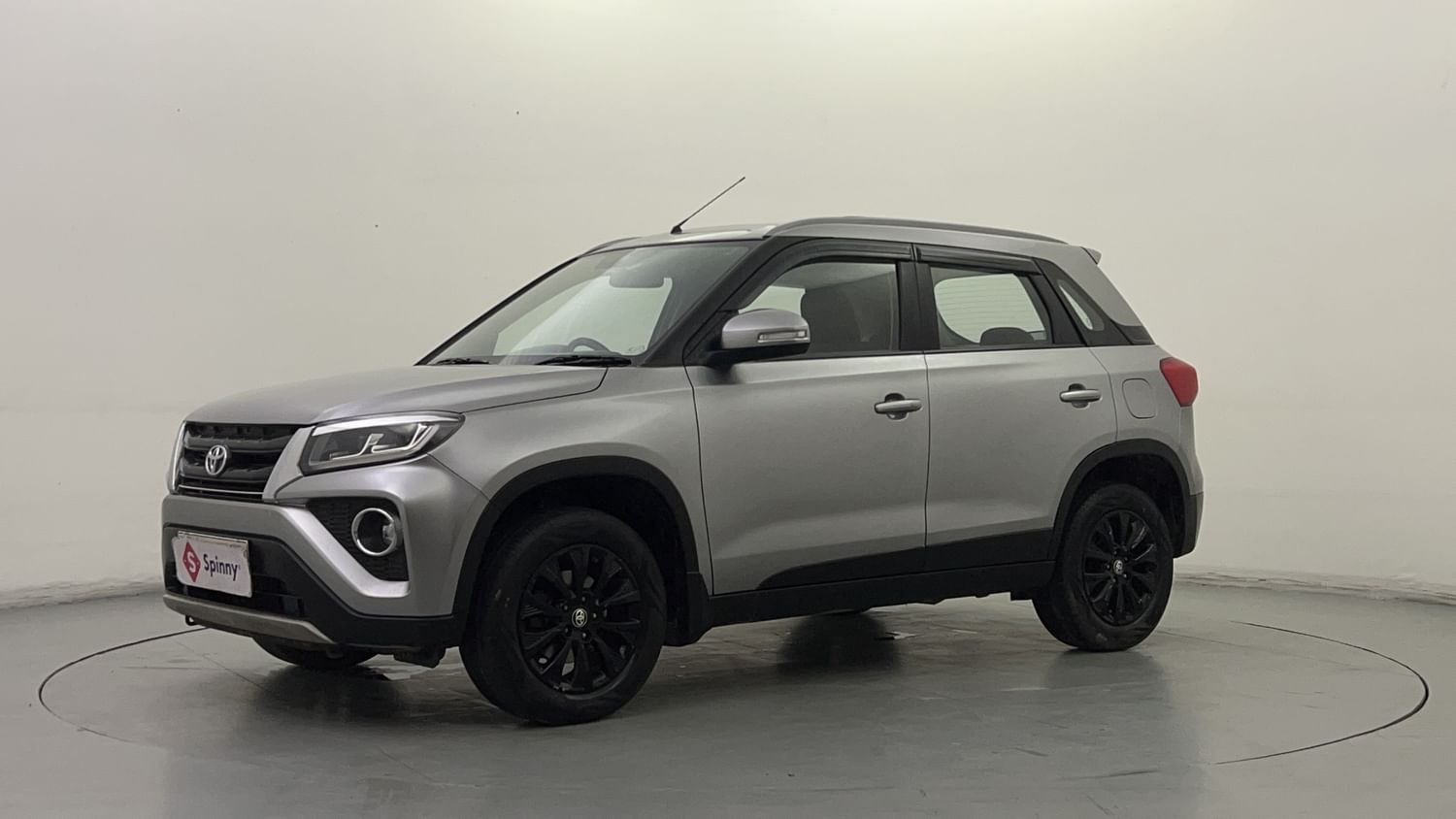 LEFT FRONT CORNER VIEW