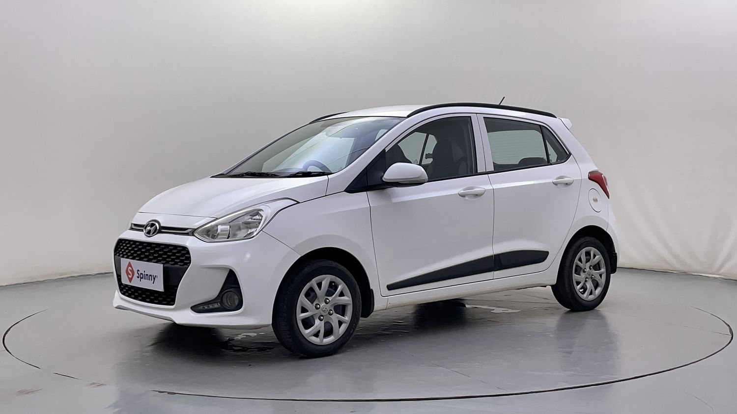 LEFT FRONT CORNER VIEW