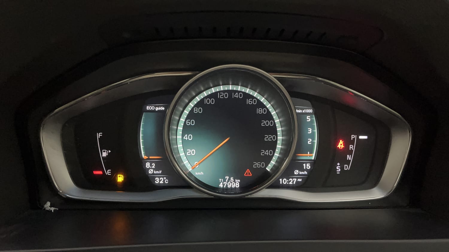 New Volvo S60 interior CLUSTERMETER VIEW