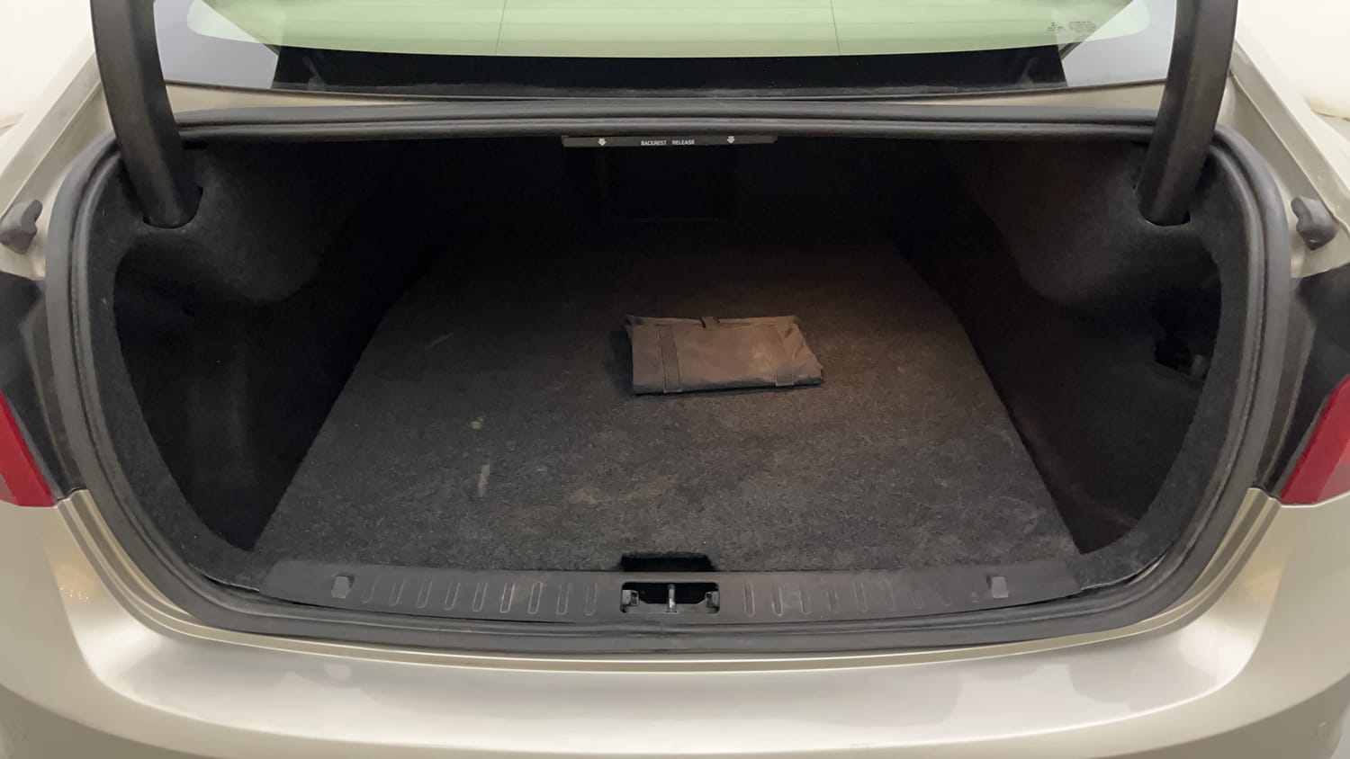 New Volvo S60 interior DICKY INSIDE VIEW