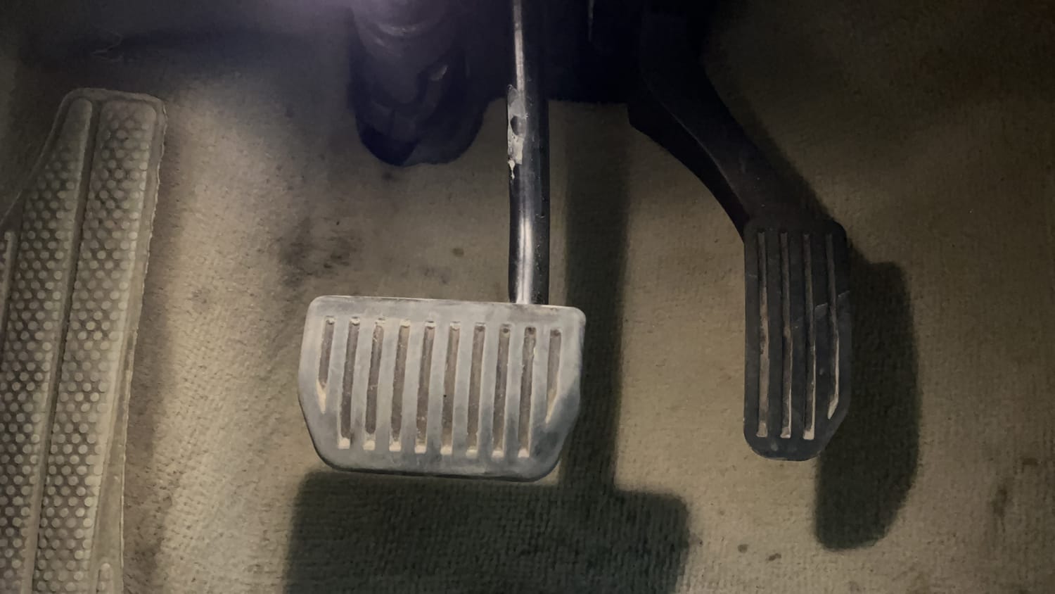 New Volvo S60 interior PEDALS VIEW