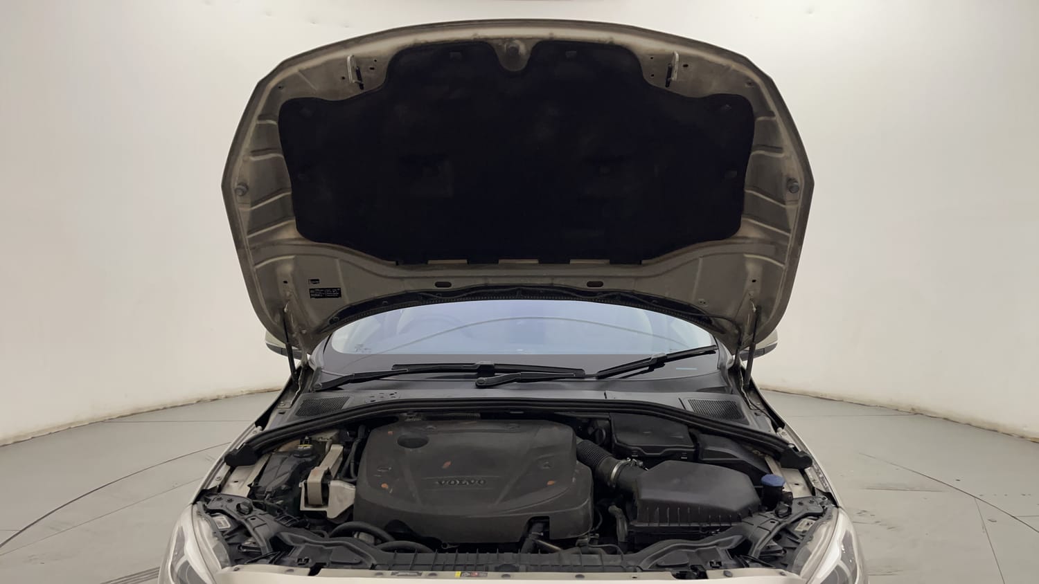 New Volvo S60 engine ENGINE & BONNET OPEN FRONT VIEW