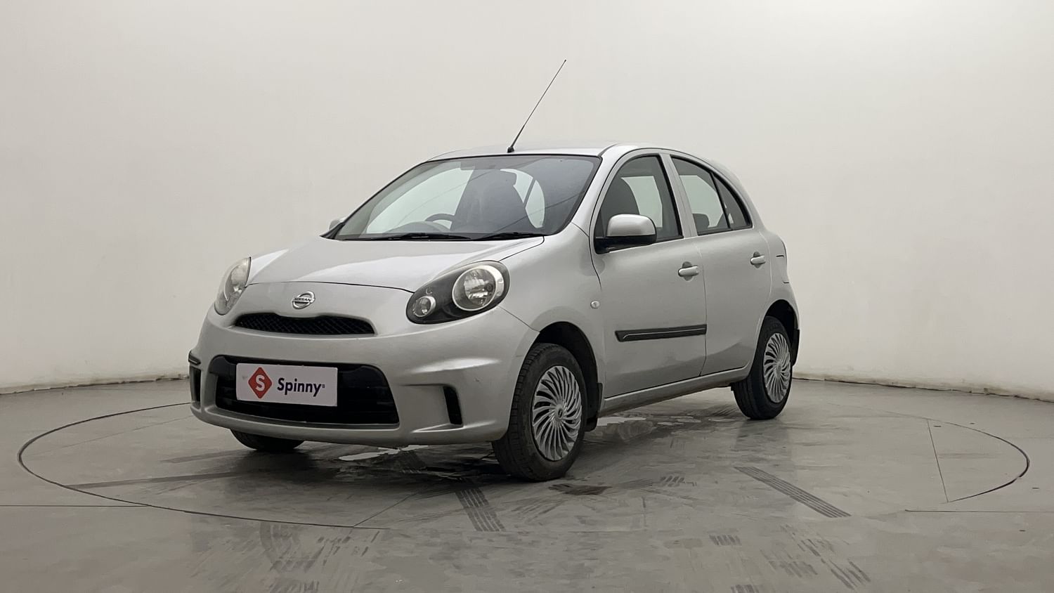 LEFT FRONT CORNER VIEW