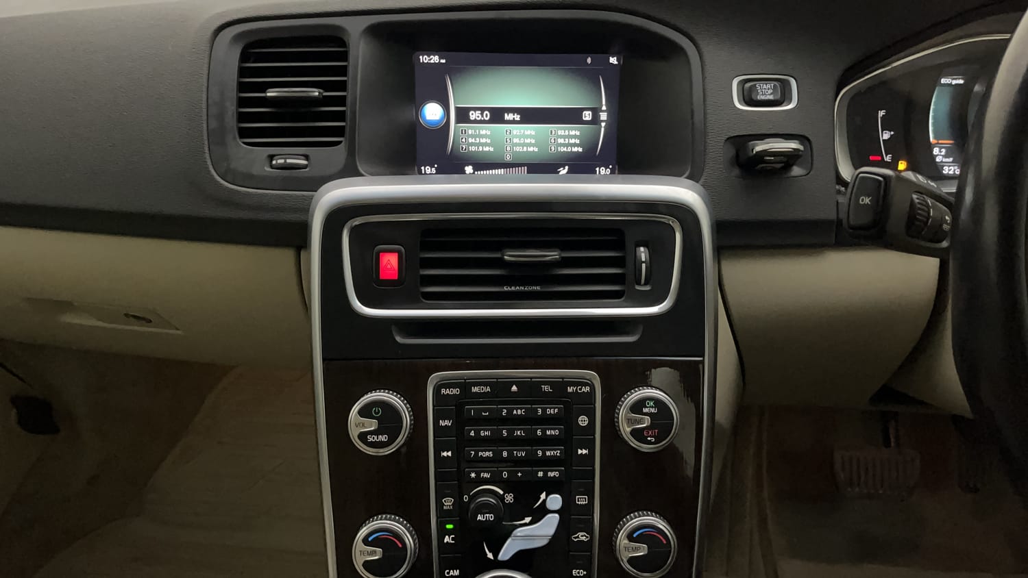 New Volvo S60 interior MUSIC SYSTEM & AC CONTROL VIEW