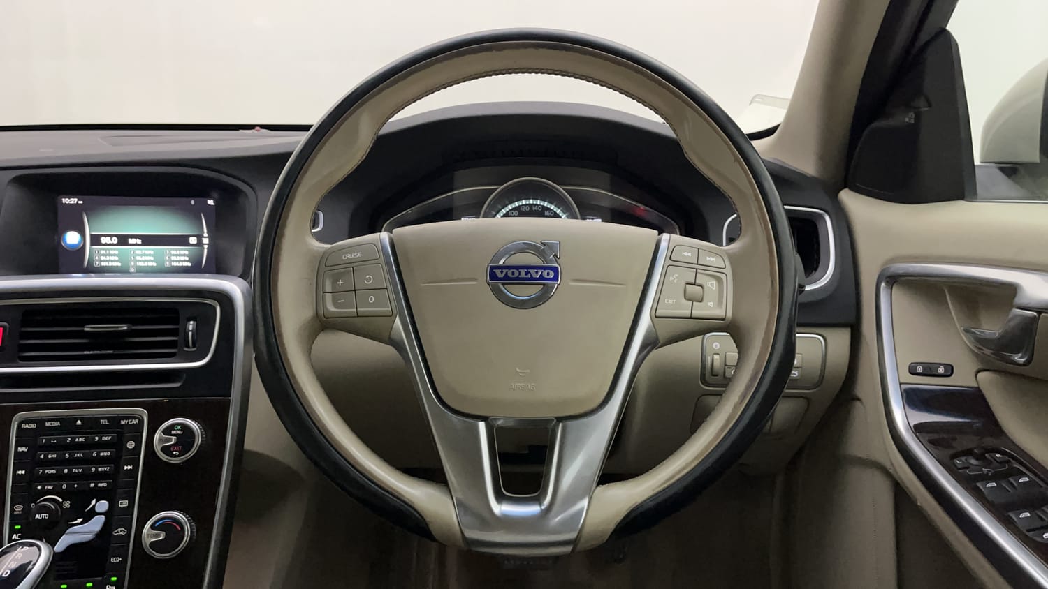 New Volvo S60 interior STEERING VIEW