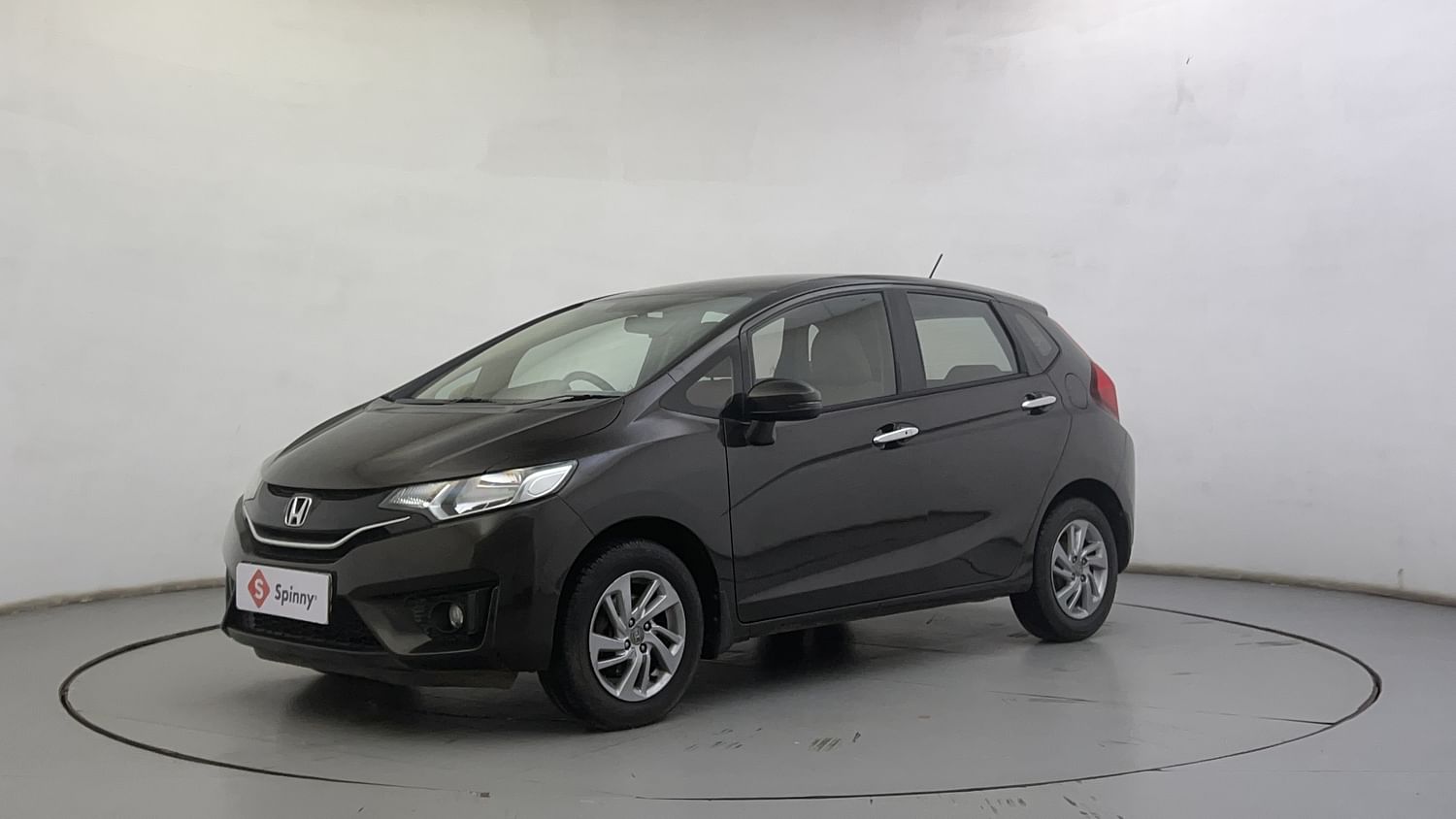LEFT FRONT CORNER VIEW