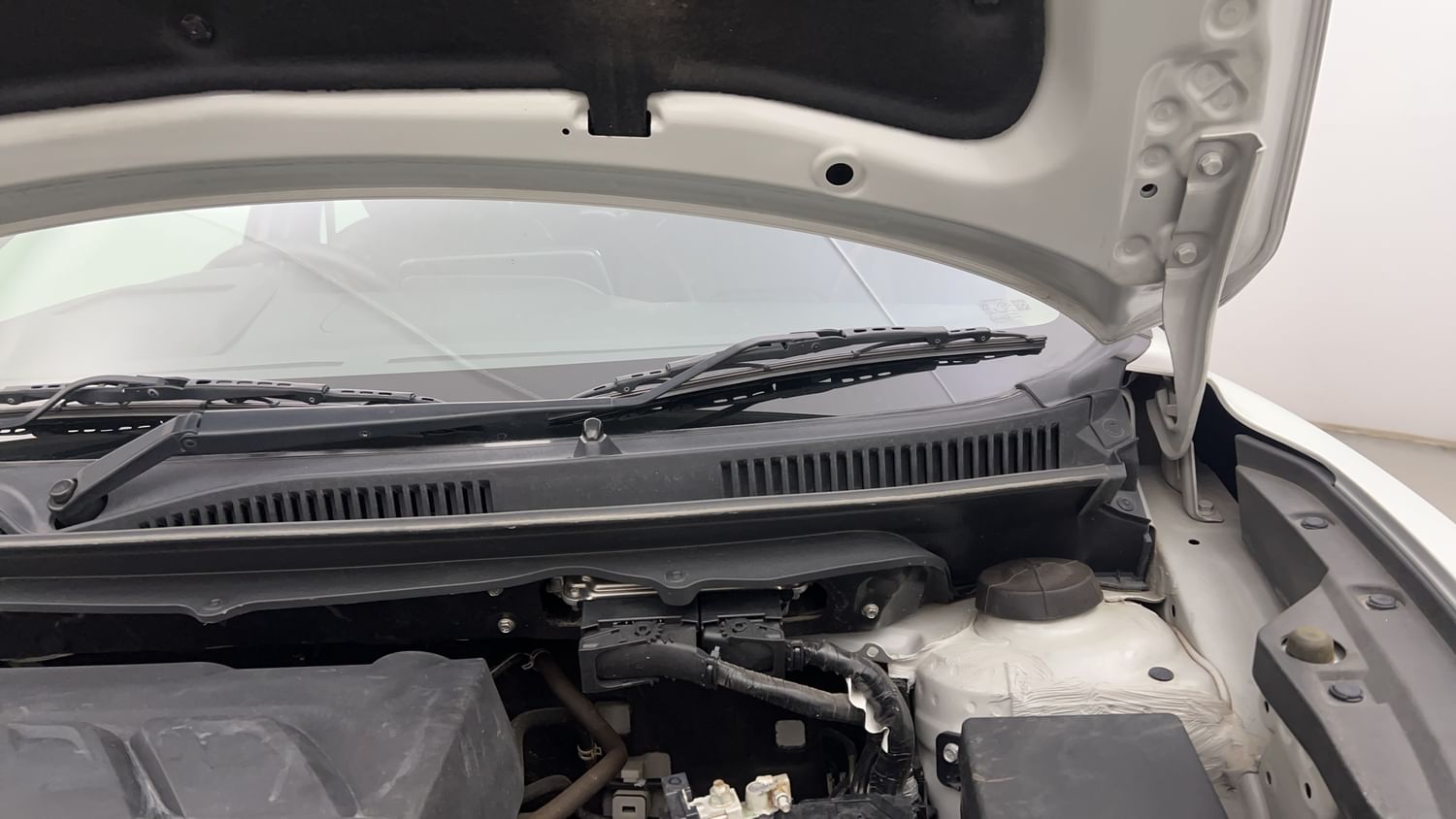 New Toyota Urban Cruiser Taisor engine ENGINE LEFT SIDE HINGE & APRON VIEW