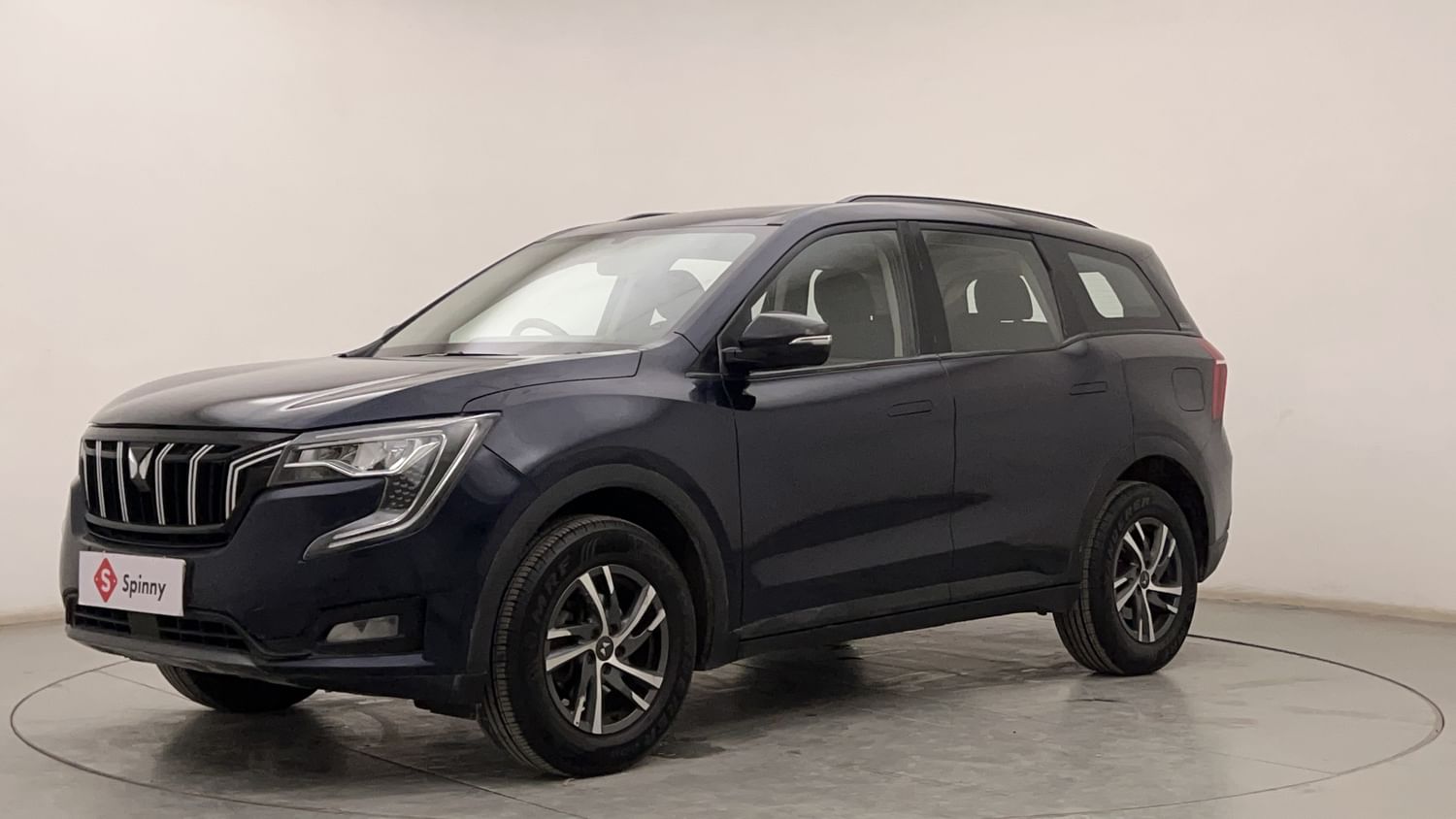 LEFT FRONT CORNER VIEW