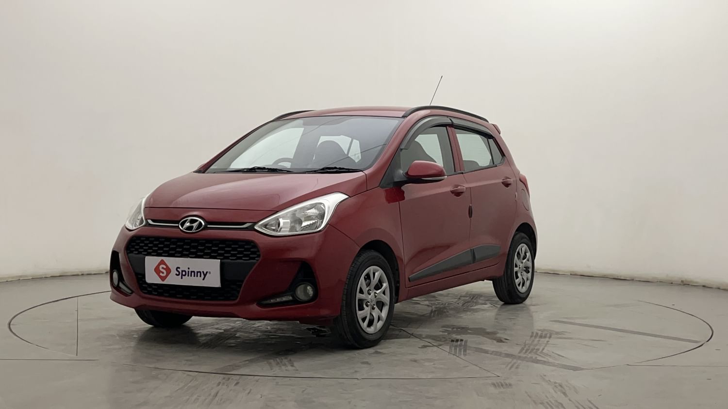 LEFT FRONT CORNER VIEW