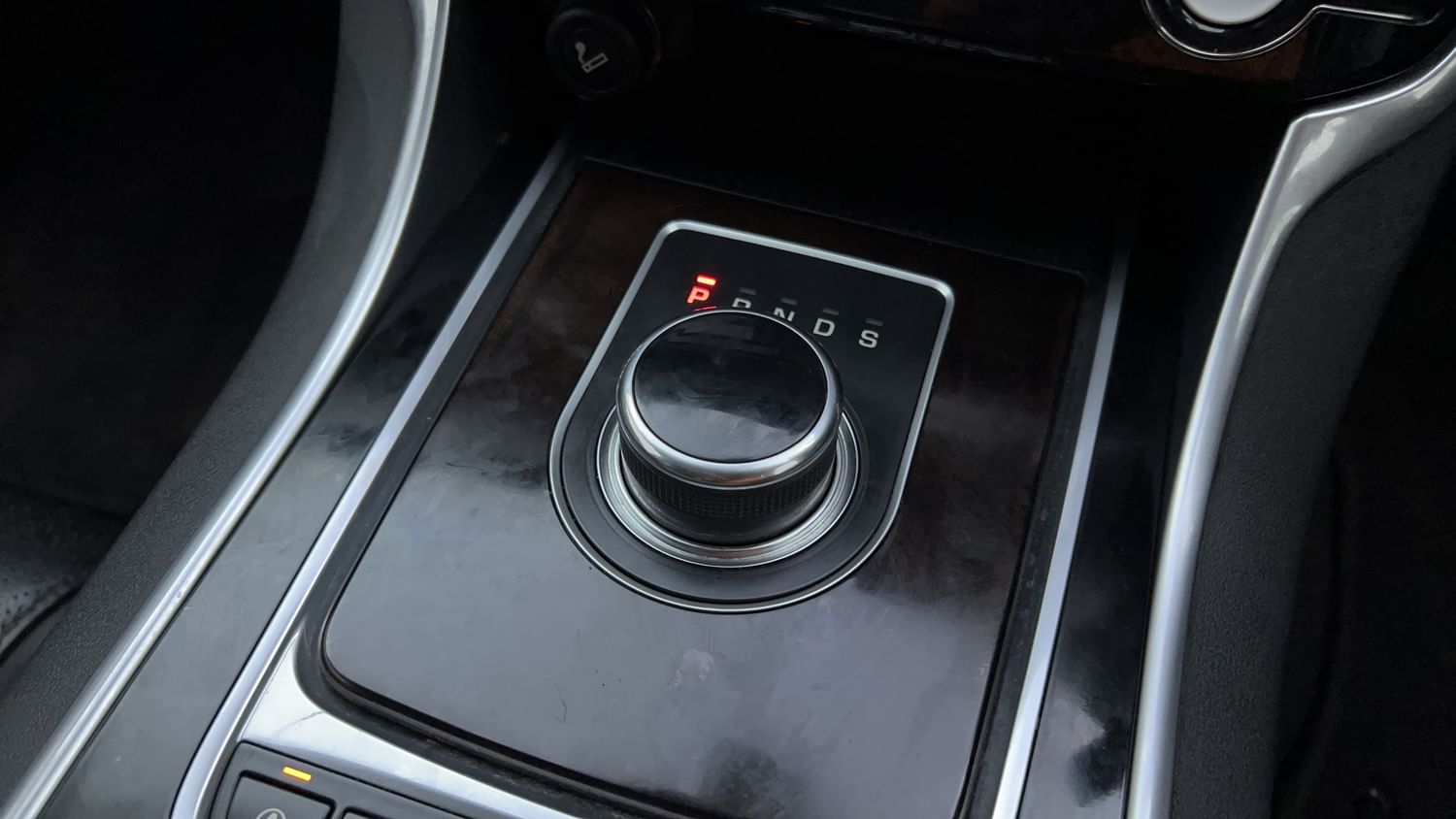 New Jaguar XF interior GEAR  KNOB VIEW