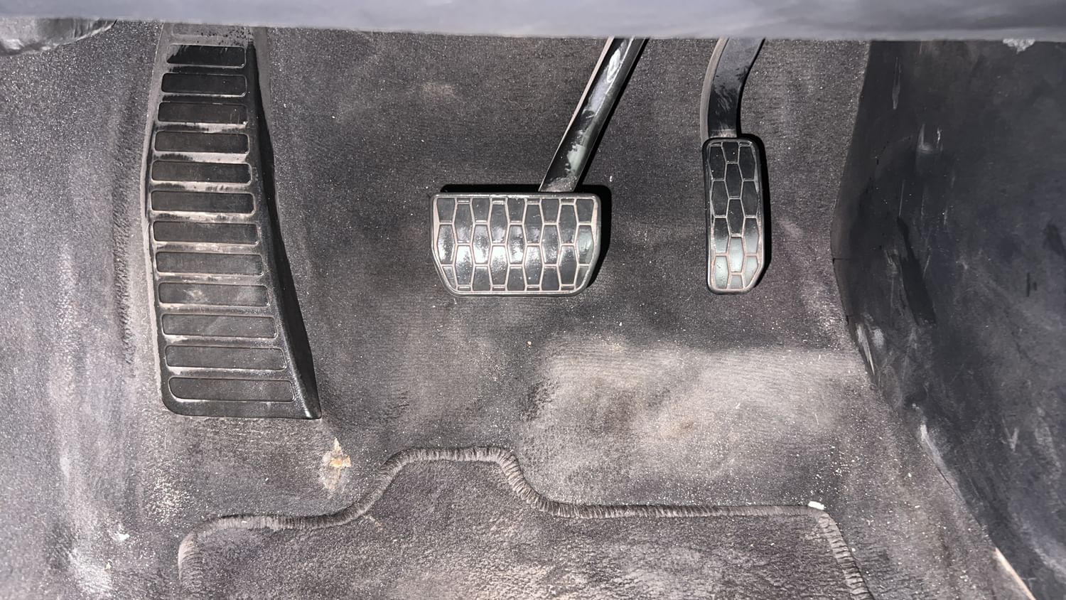 New Jaguar XF interior PEDALS VIEW