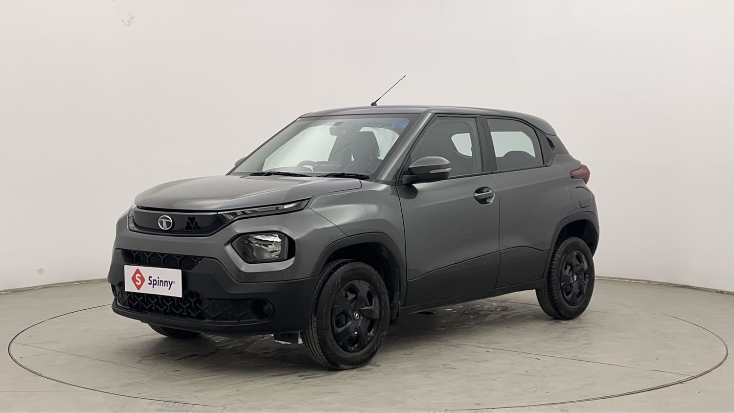 LEFT FRONT CORNER VIEW