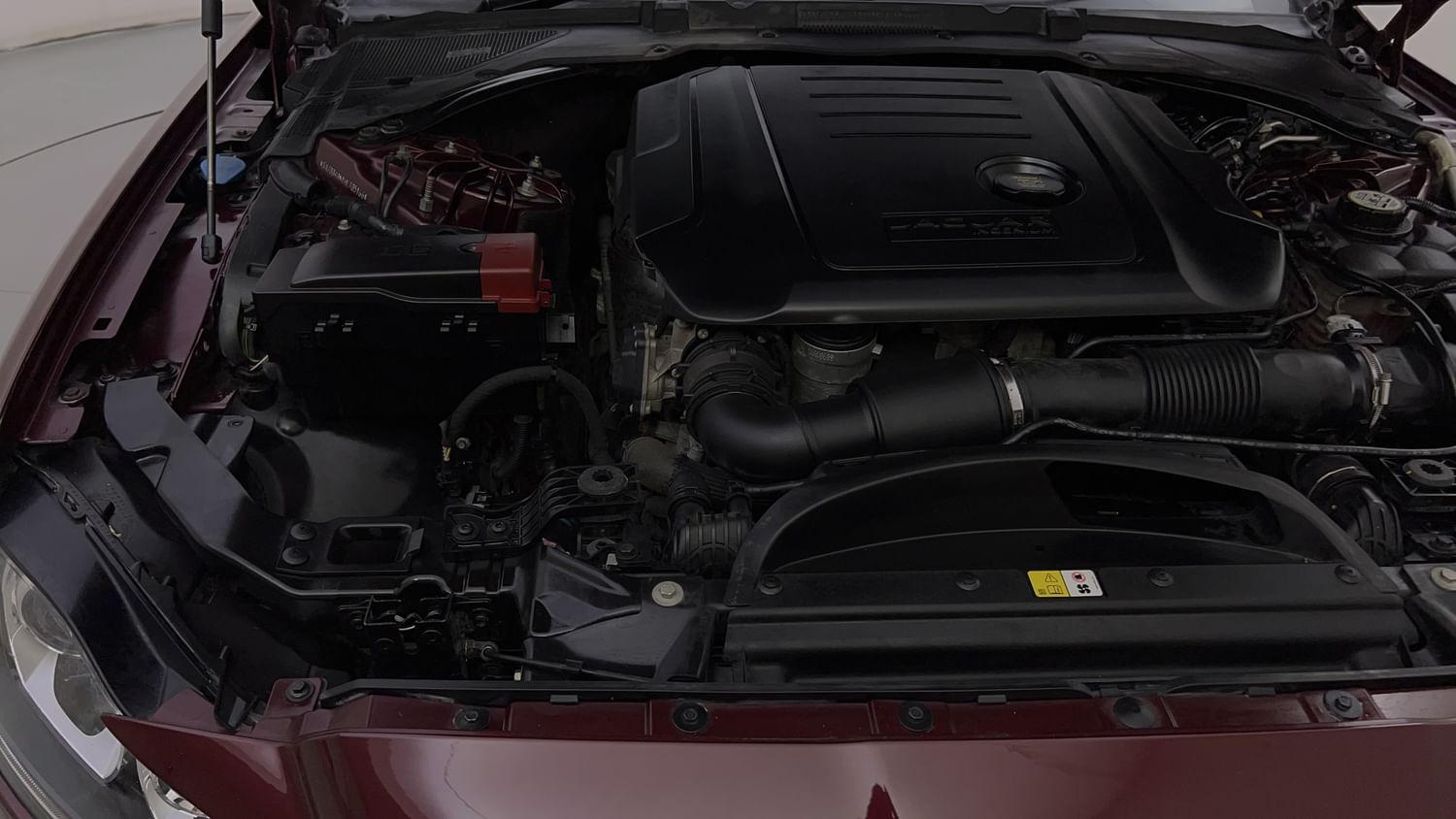 New Jaguar XF engine ENGINE RIGHT SIDE VIEW