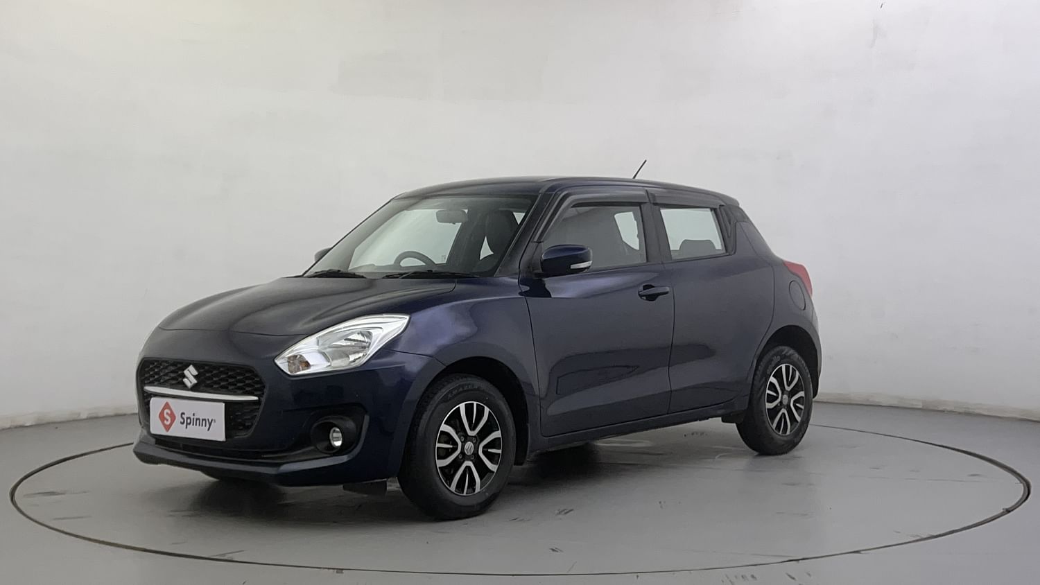 LEFT FRONT CORNER VIEW