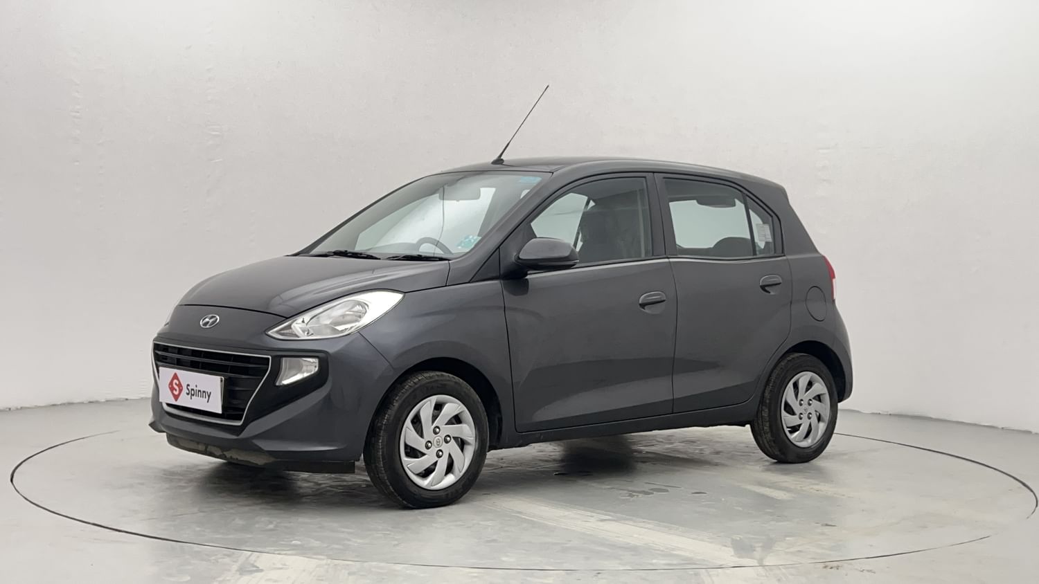 LEFT FRONT CORNER VIEW